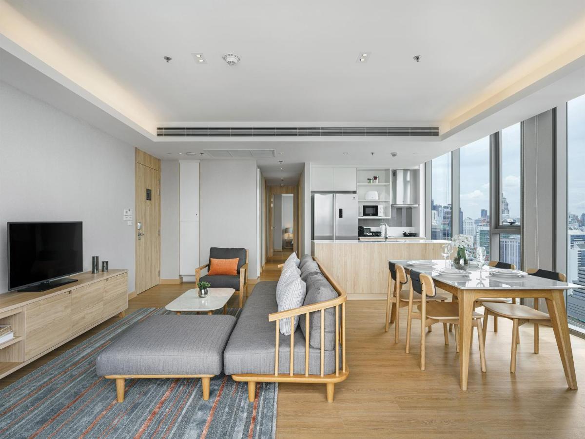 Oakwood Suites Bangkok Banguecoque Exterior foto A three-bedroom suite at U Sathorn