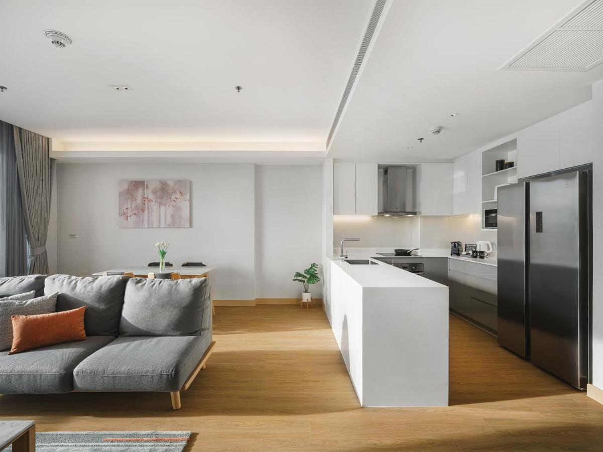 Oakwood Suites Bangkok Banguecoque Exterior foto